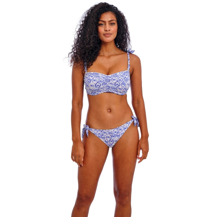 Majtki kąpielowe wiązane Freya Ocean Breeze figi bikini niebiesko- białe